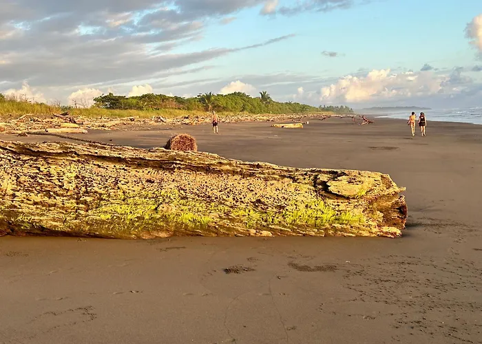 Playa Hermosa, Mistico, Surf, Bike, Hike, 4 Hab, Lagos, Familia